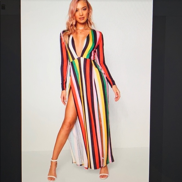 Boohoo Dresses & Skirts - 🌸5/$25 Boohoo Plunge, Long Sleeve Maxi Dress